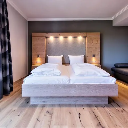Hotel Heuboden Heu.loft Freiburg 4*
