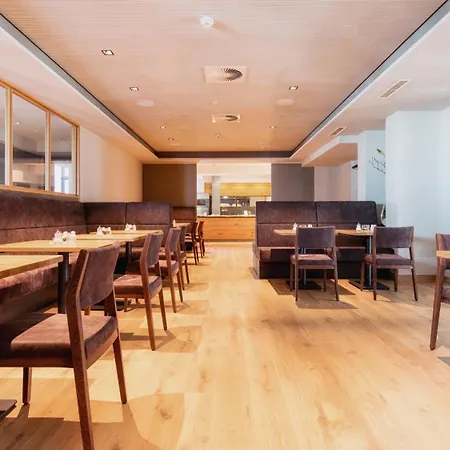 Heuboden Heu.loft Freiburg فندق